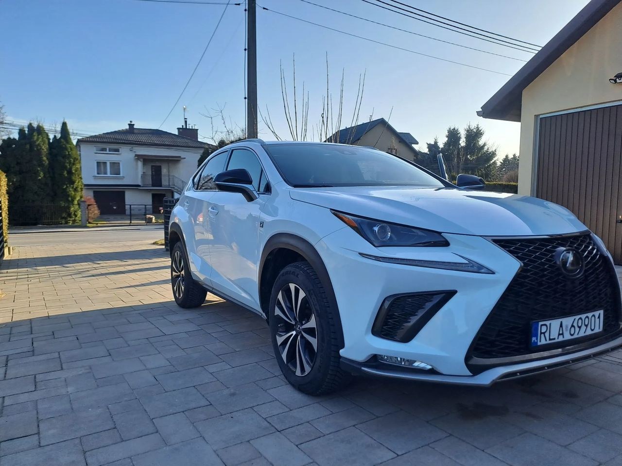 لکسوس NX 300 AWD اف اسپورت