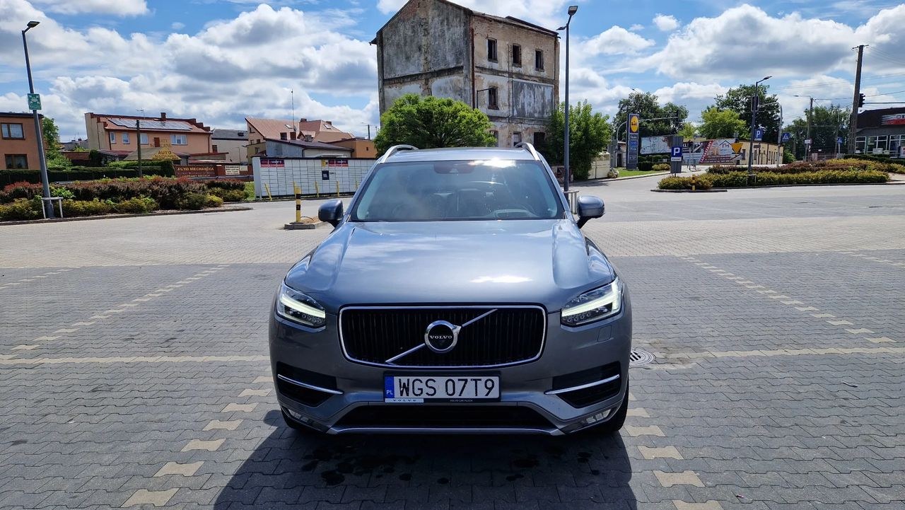 ولوو XC 90 D5 AWD مومنتوم 7 نفره