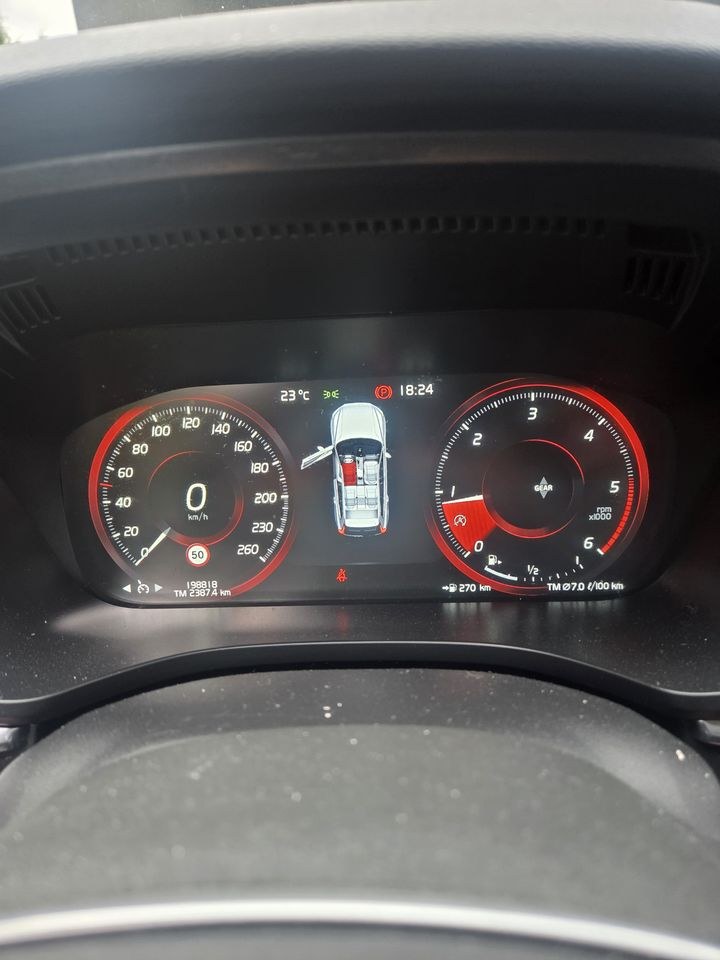 ولوو XC 60 D4 Drive-E کینتیک