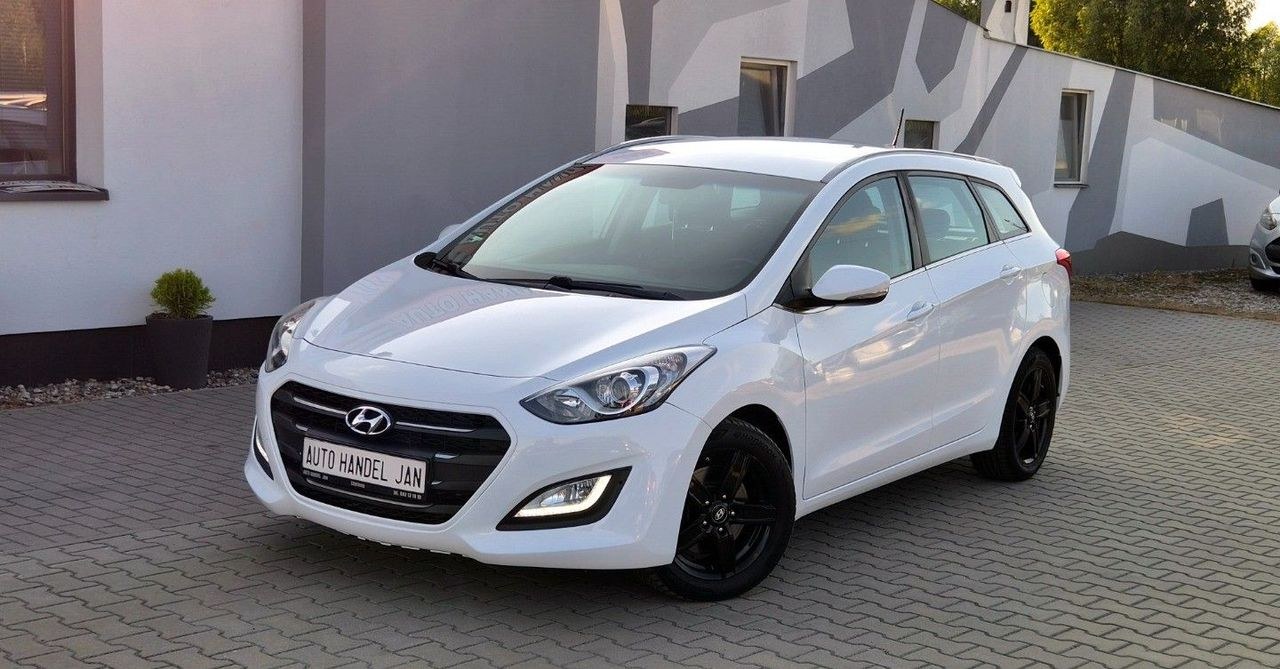 هیوندای i30