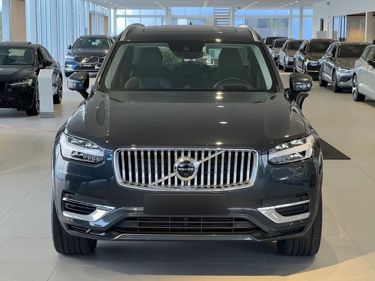 ولوو XC 90 B5 D AWD آلتیمیت دارک 7 نفره