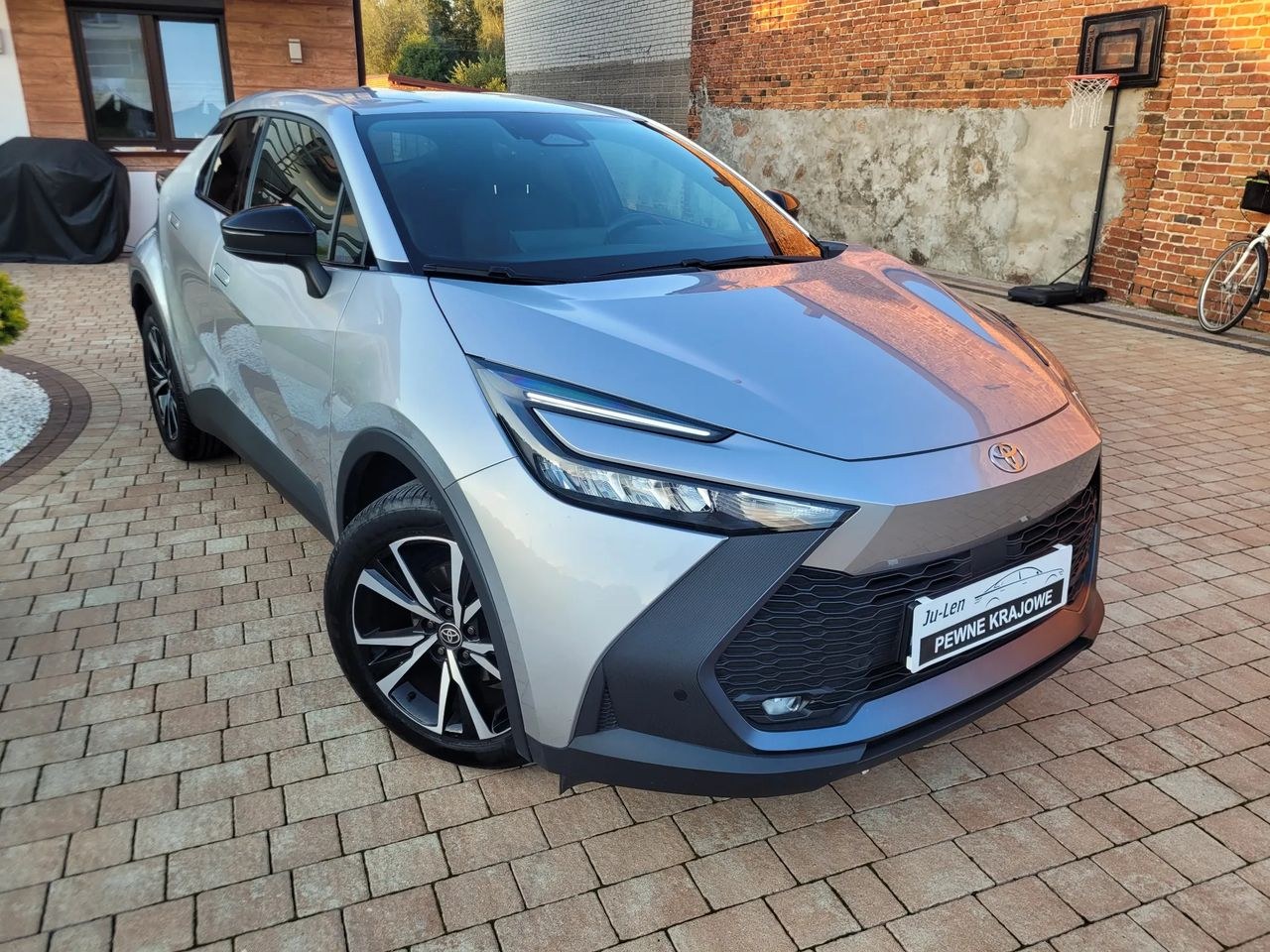 تویوتا C-HR 1.8 Hybrid استایل