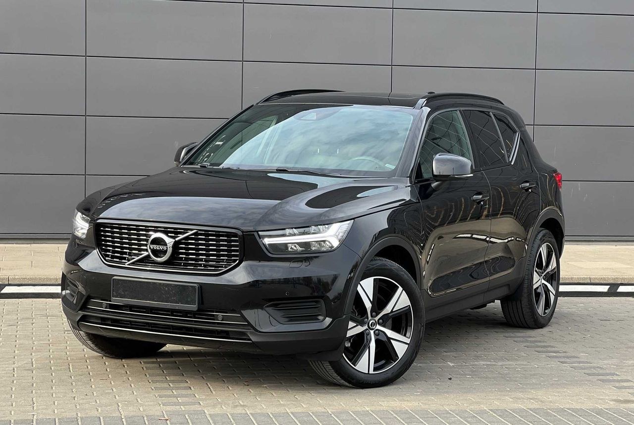ولوو XC 40 T4 پلاگین هیبرید آر-دیزاین