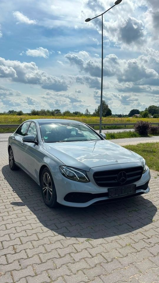مرسدس بنز کلاس E 200 d 9G-TRONIC