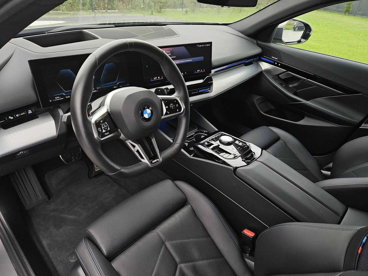 بی ام و سری 5 520d xDrive mHEV M اسپرت