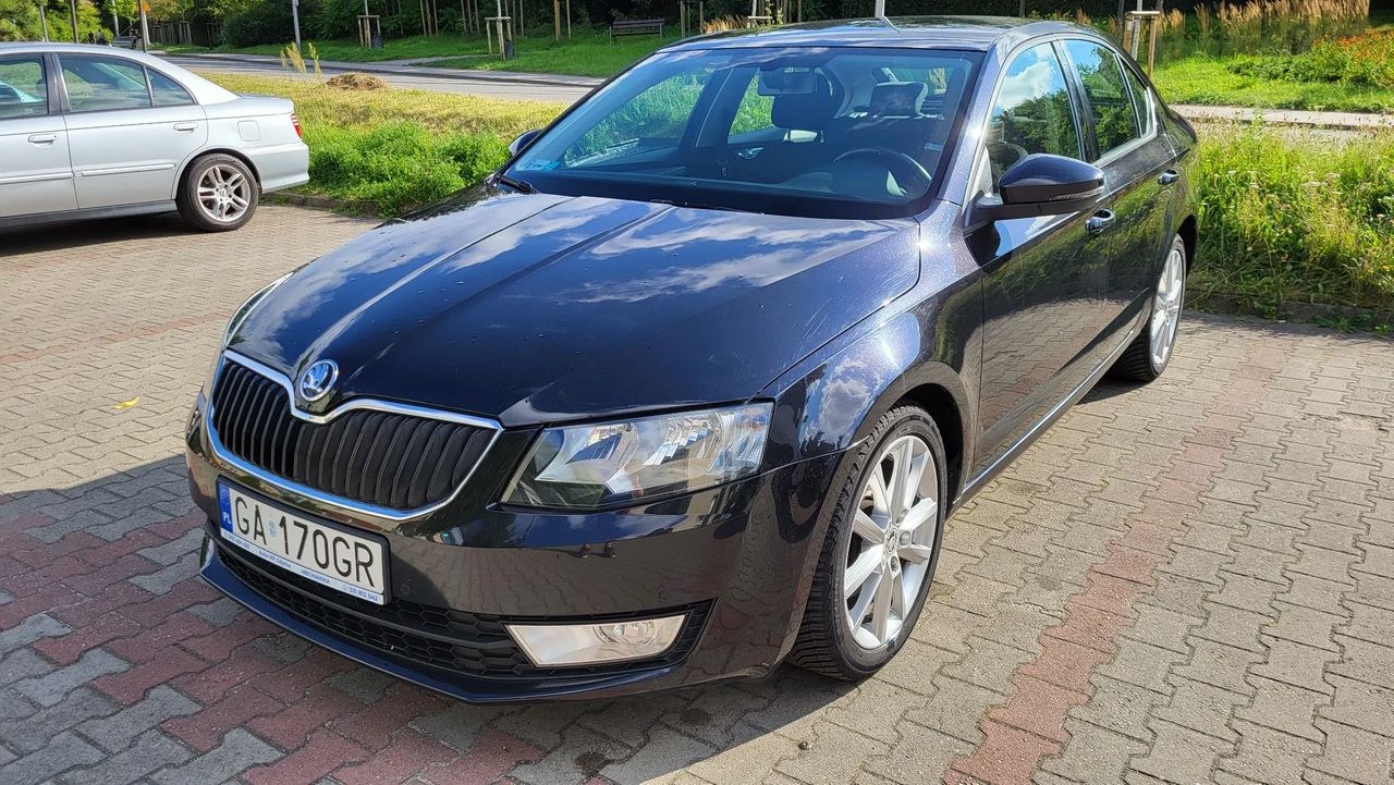اشکودا اکتاویا 1.4 TSI امبیشن DSG