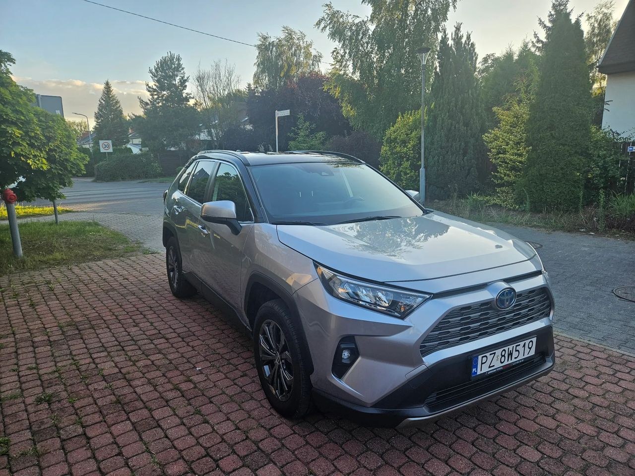 تویوتا RAV4 2.5 هیبرید کامفورت 4x4
