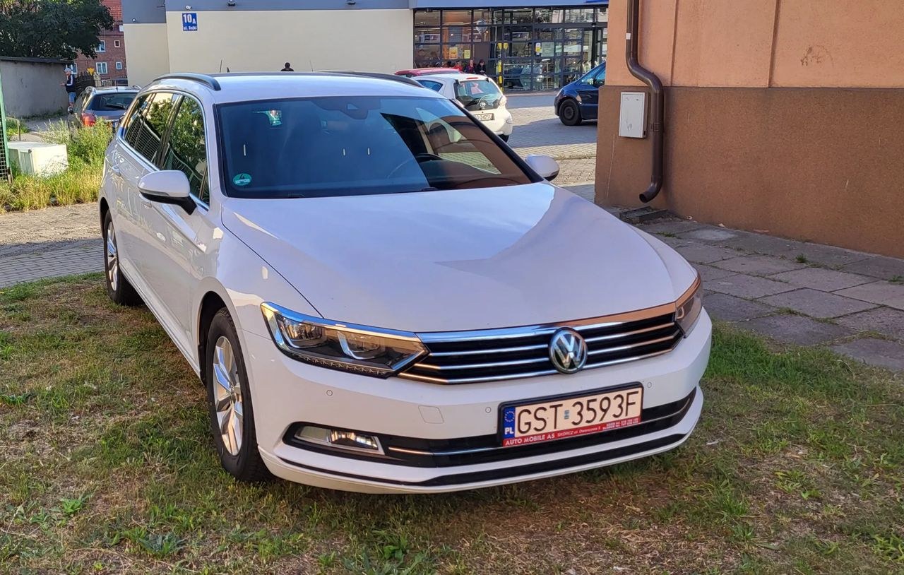 فولکس واگن پاسات 2.0 TDI (BlueMotion Technology) DSG کامفورتلاین