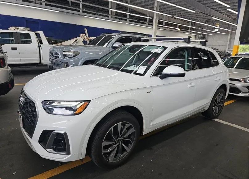 آئودی Q5 45 TFSI کواترو اس ترونیک اس لاین