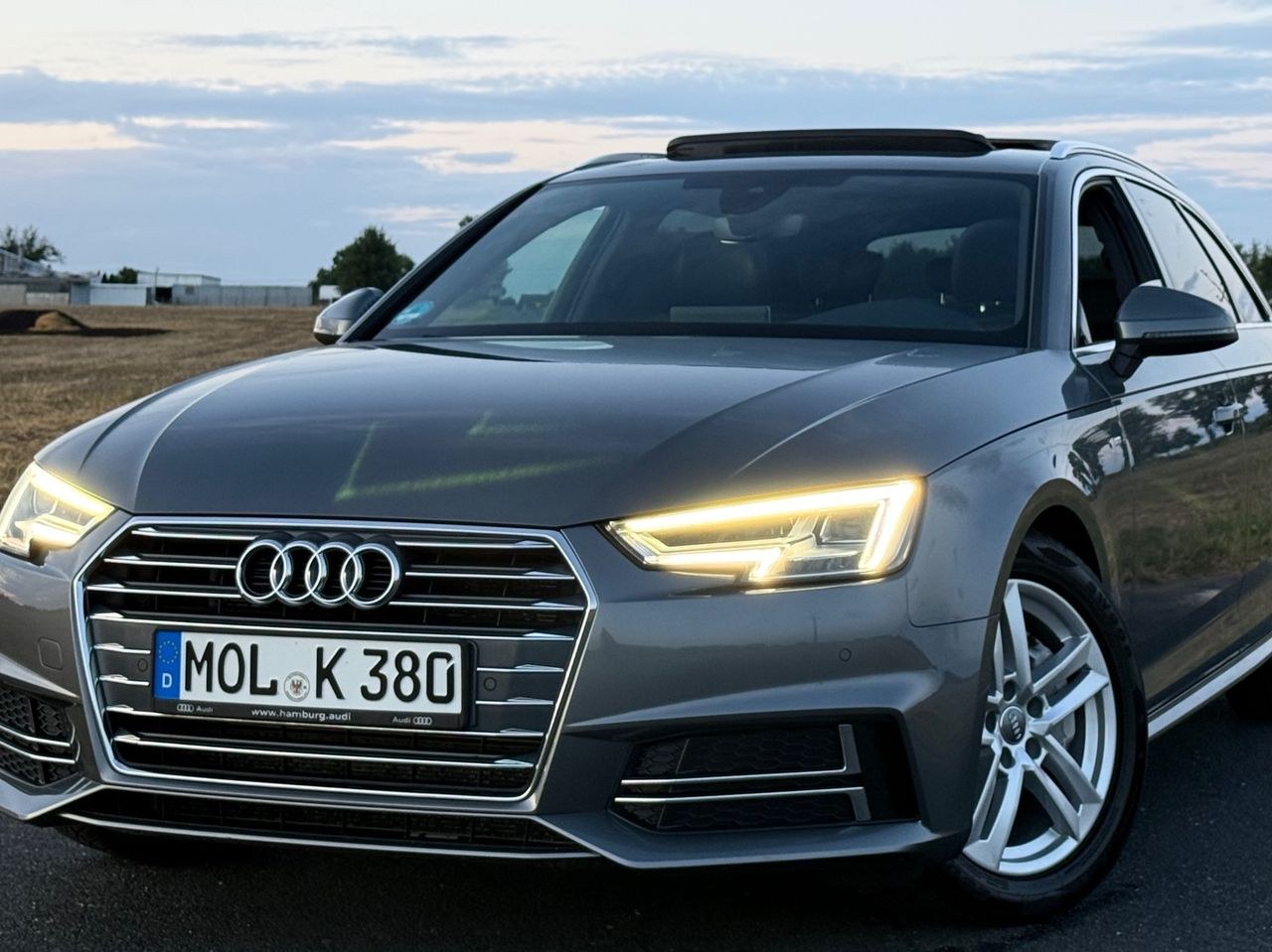 آئودی A4 آوانت 40 TDI کواترو اس ترونیک اس لاین