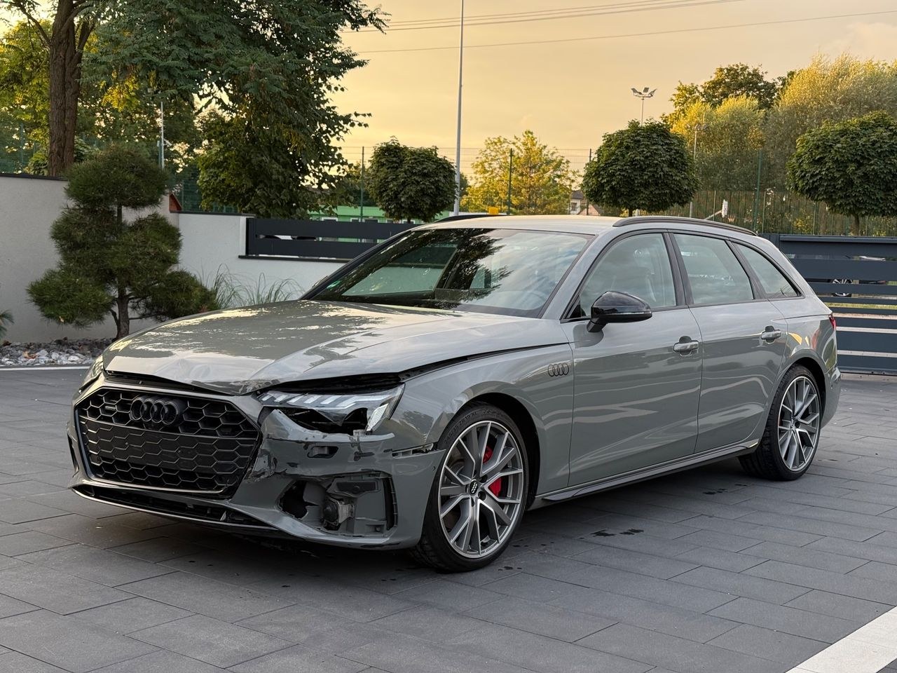 آئودی A4 آوانت 45 TDI کواترو تیپترونیک S line