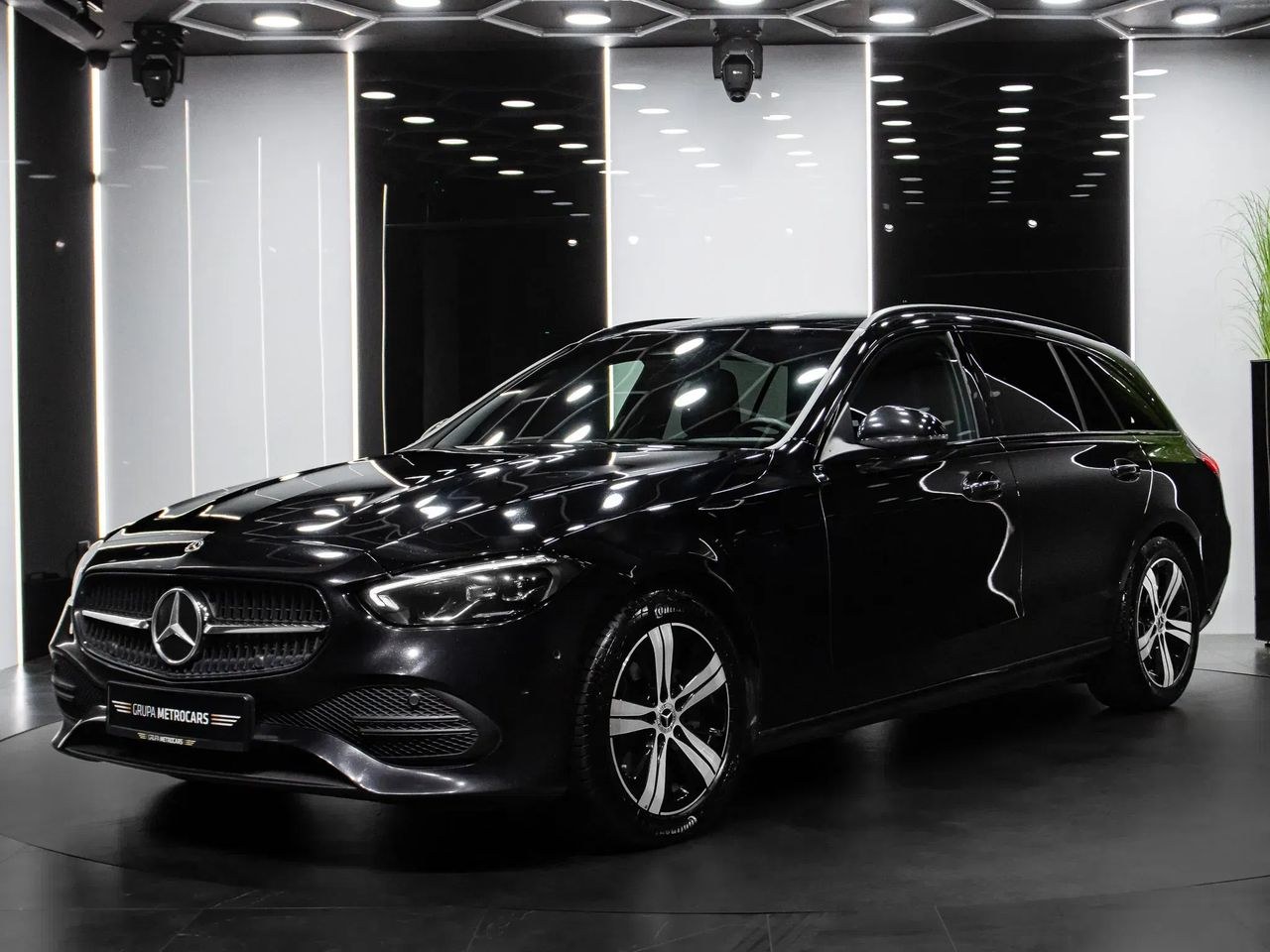 مرسدس بنز کلاس C 200 d mHEV آوانگارد