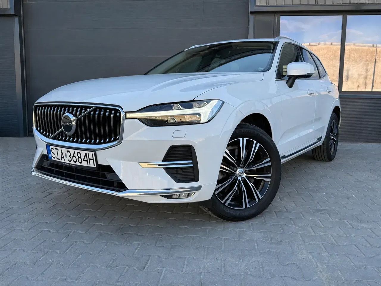 ولوو XC 60 B5 B AWD اینسکریپشن