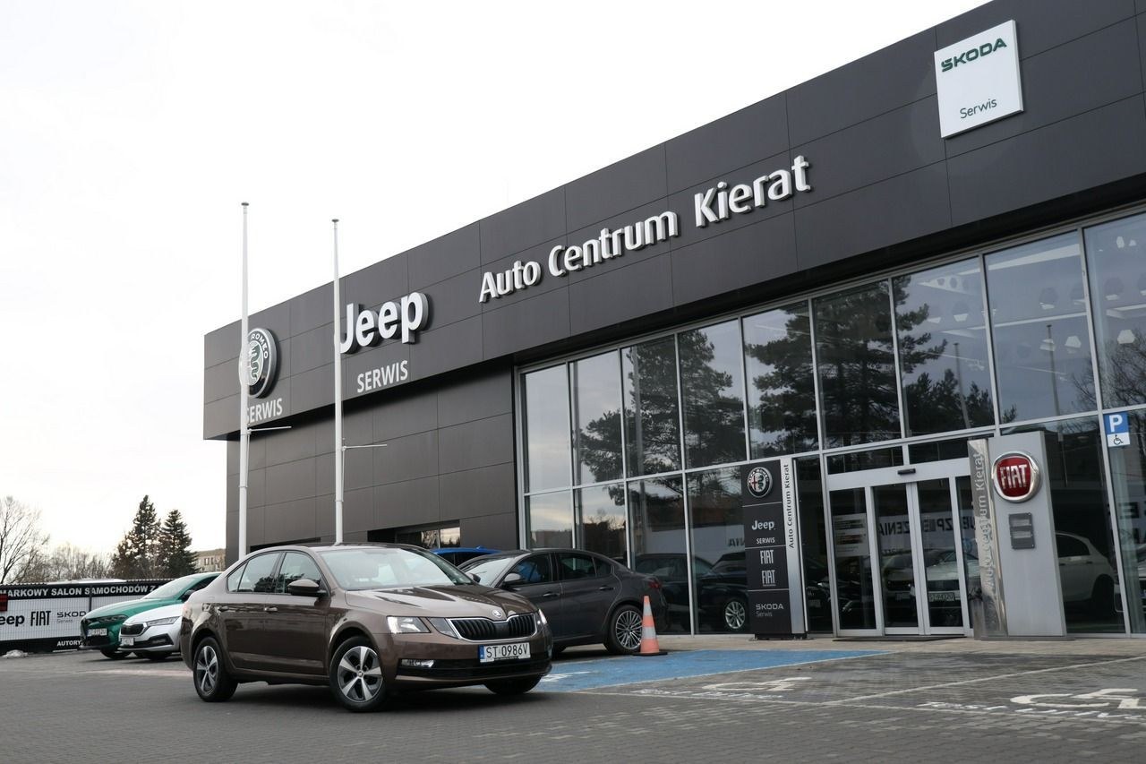 اشکودا اکتاویا 1.0 TSI امبیشن
