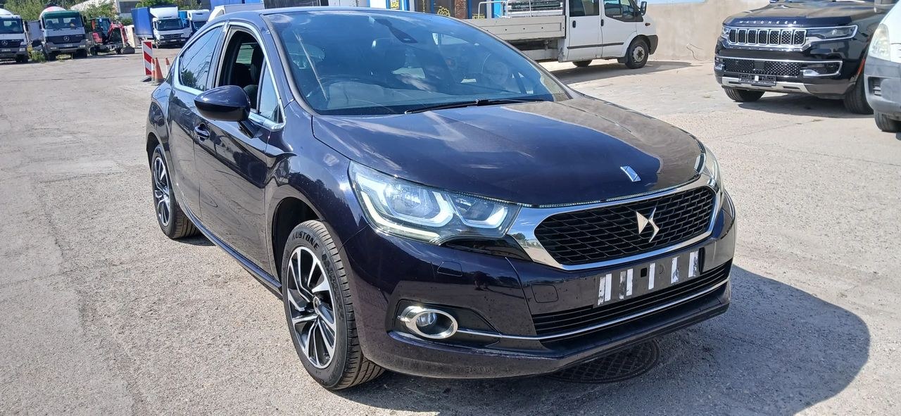 دیاس اتومبیلز DS 4