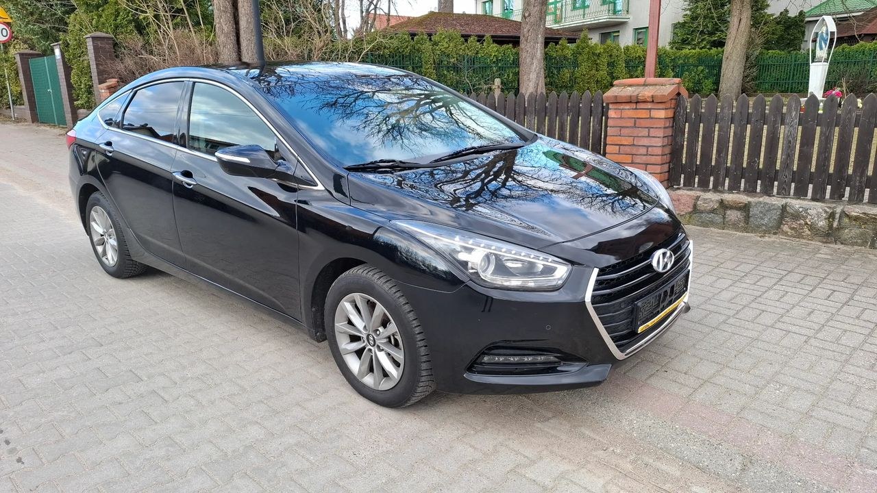 هیوندای i40 1.7 CRDi کامفورت