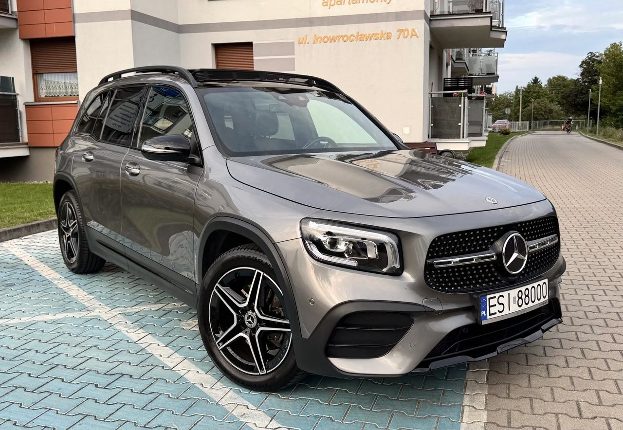 مرسدس بنز GLB 200 AMG لاین 7G-DCT