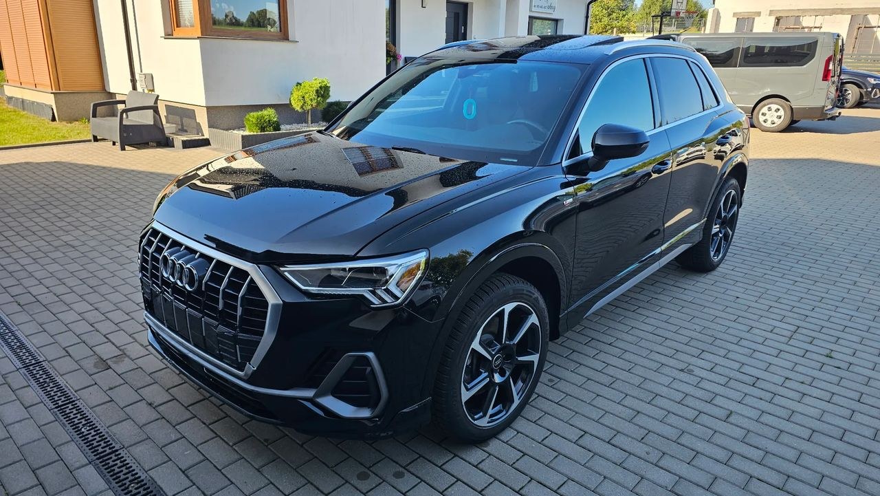 آئودی Q3 45 TFSI کواترو اس ترونیک اس لاین