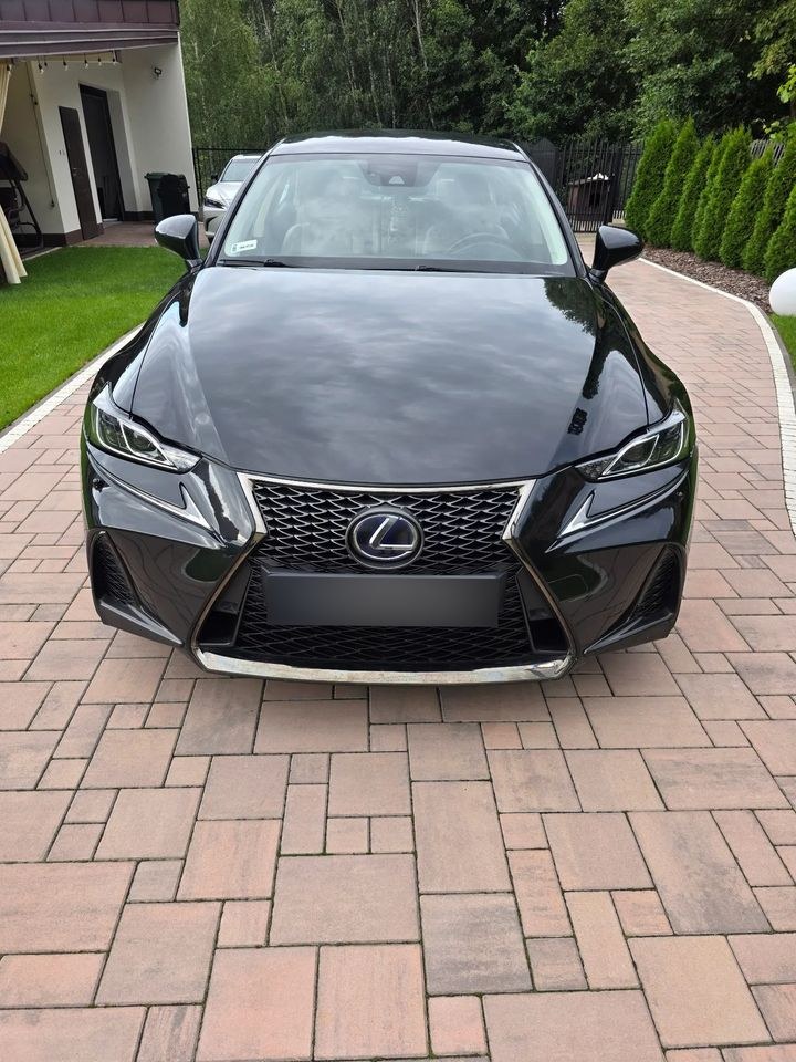 لکسوس IS 300h F Sport EU6