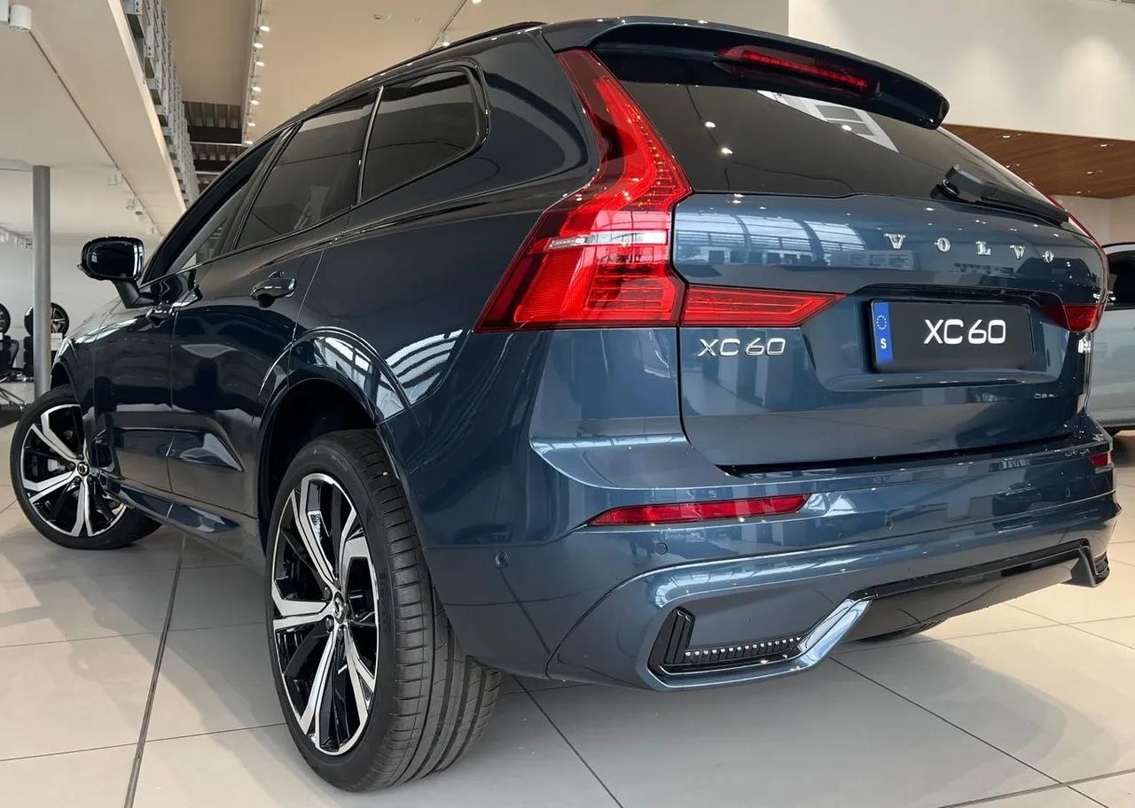 ولوو XC 60 B5 B AWD آلتیمیت دارک