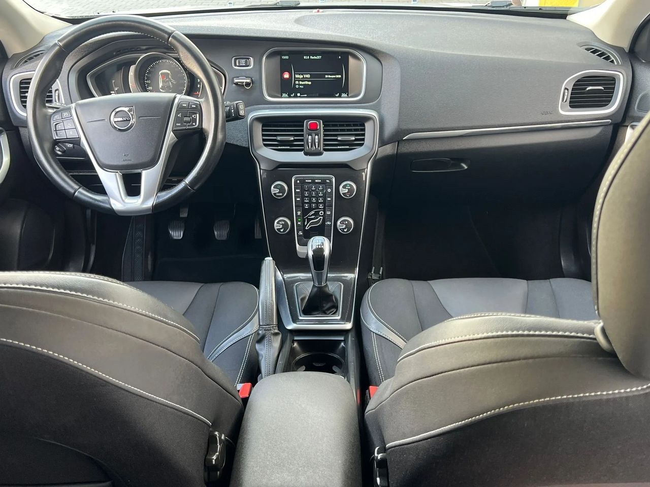 ولوو V40 D3 Drive-E Dynamic Edition