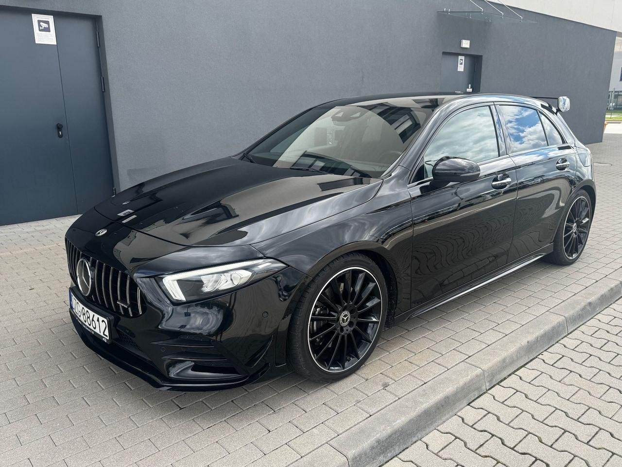 مرسدس بنز کلاس A 220 4-Matic AMG Line 7G-DCT