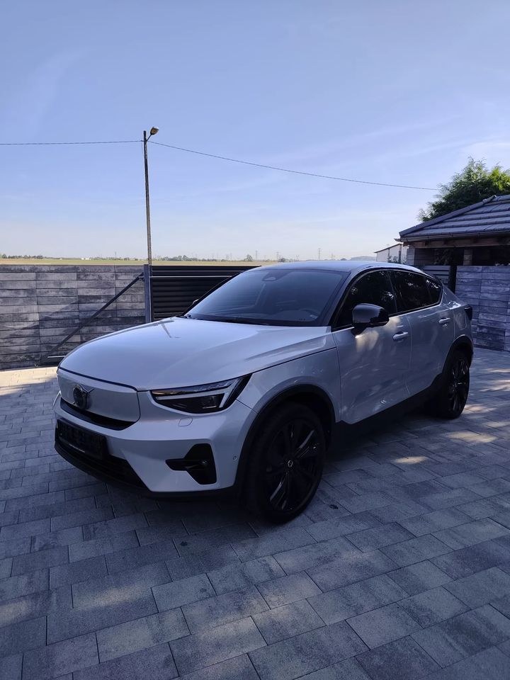 ولوو C40 P8 Recharge AWD پلاس