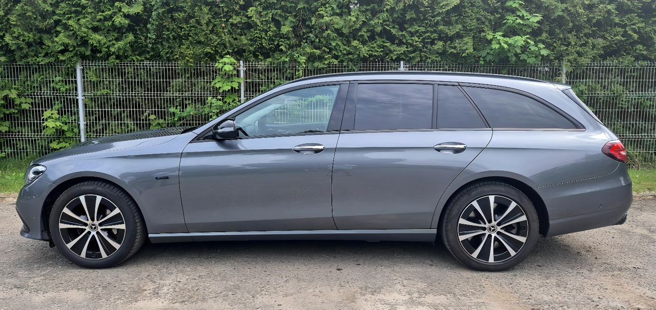 مرسدس بنز کلاس E 300 de 9G-TRONIC Night Edition