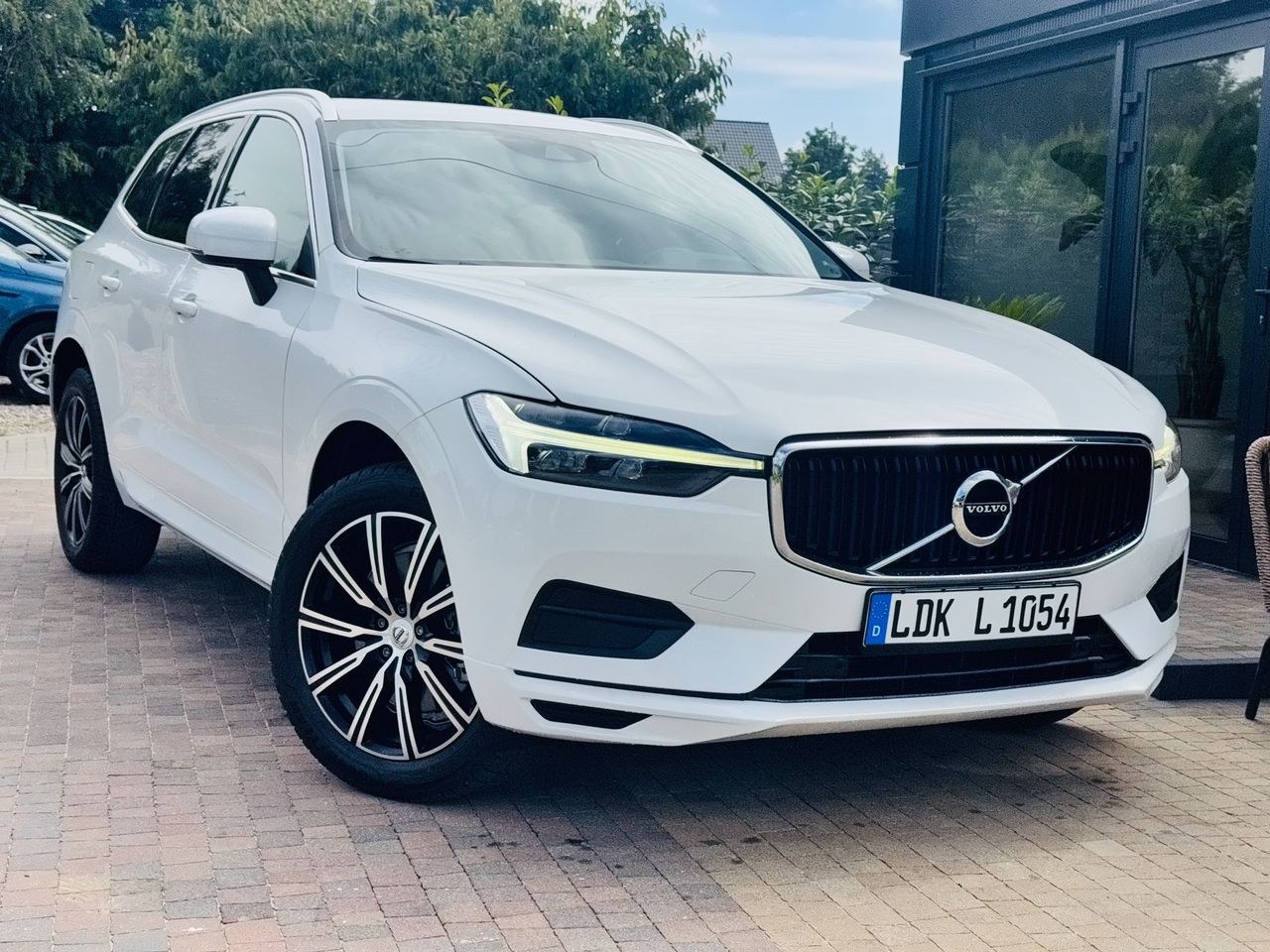 ولوو XC 60 B4 D AWD گیرترونیک مومنتوم پرو
