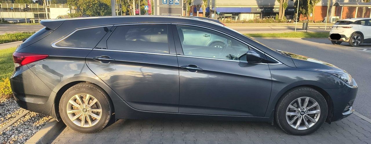 هیوندای i40 1.7 CRDi کامفورت