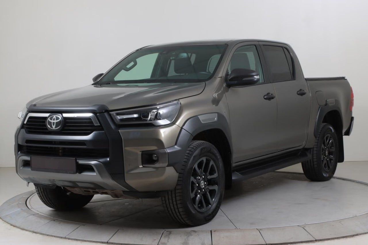 تویوتا هایلوکس 4x4 دبل کاب اتوماتیک اکزکیوتیو