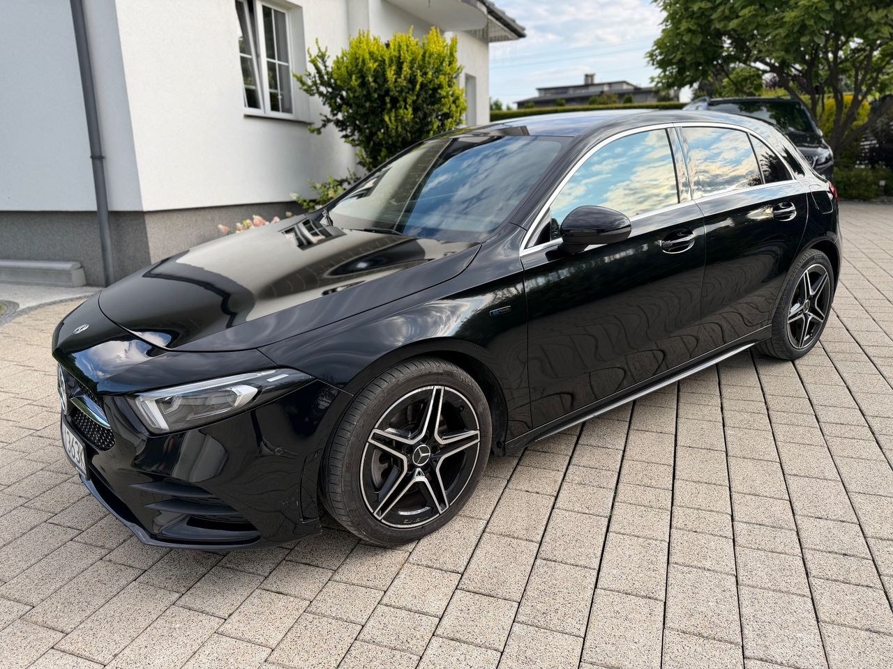 مرسدس بنز کلاس A 250 e 8G-DCT AMG Line