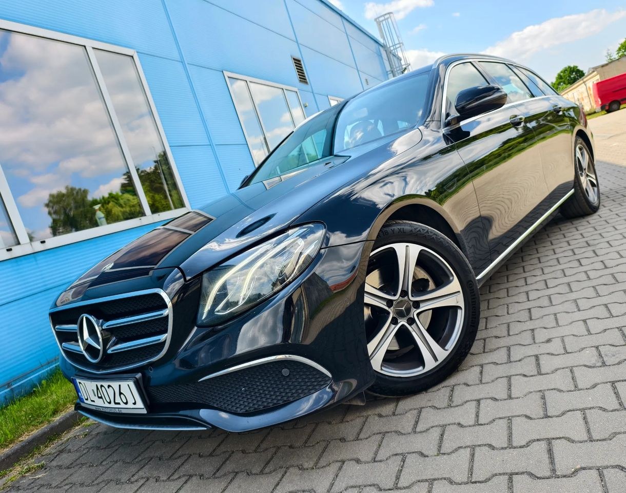 مرسدس بنز کلاس E 300 d 9G-TRONIC آوانگارد