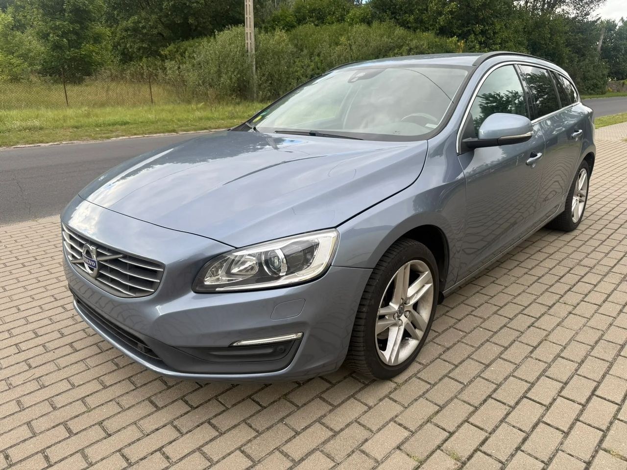 ولوو V60 D4 مومنتوم