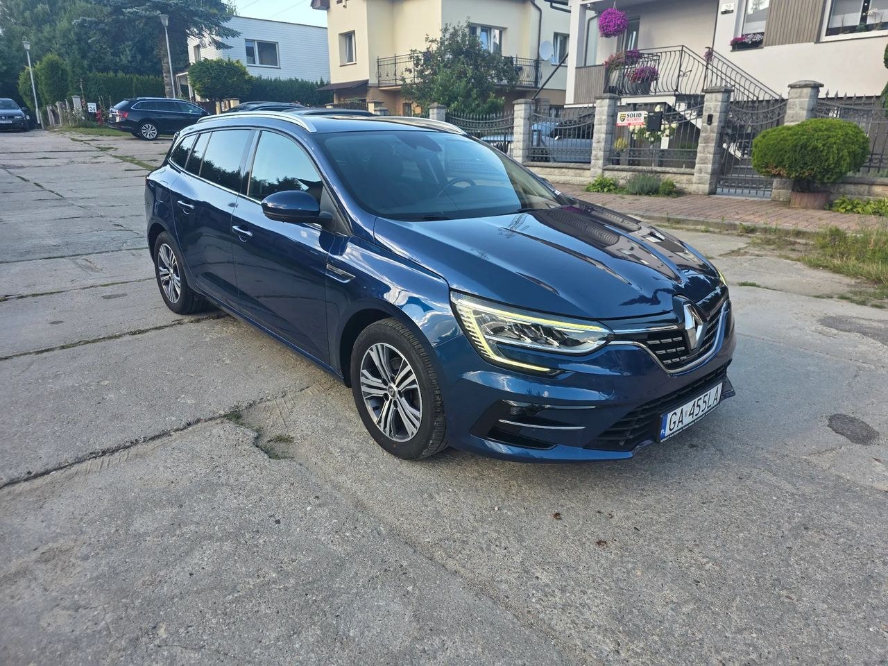 رنو مگان 1.5 Blue dCi اینتنس