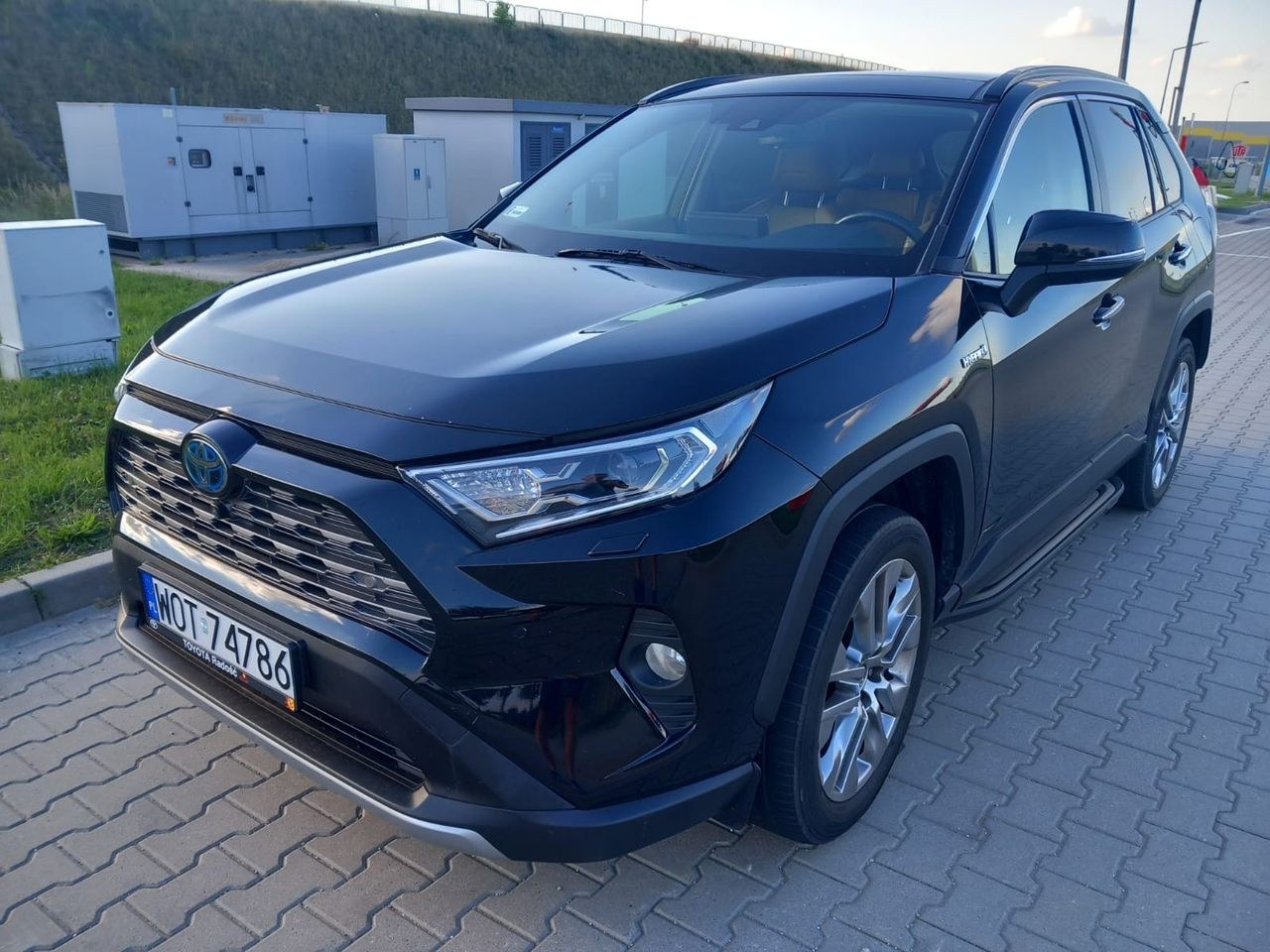 تویوتا RAV4 2.5 Hybrid Executive 4x2