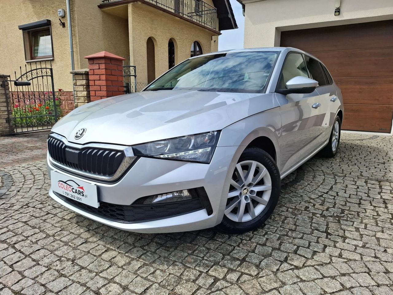 اشکودا اسکالا 1.0 TSI آمبیشن
