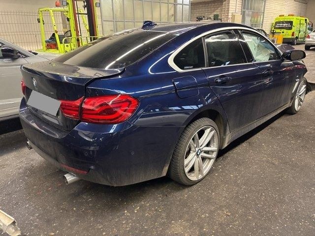 بی ام و سری ۴ 440i xDrive اسپورت اتوماتیک لاکچری لاین