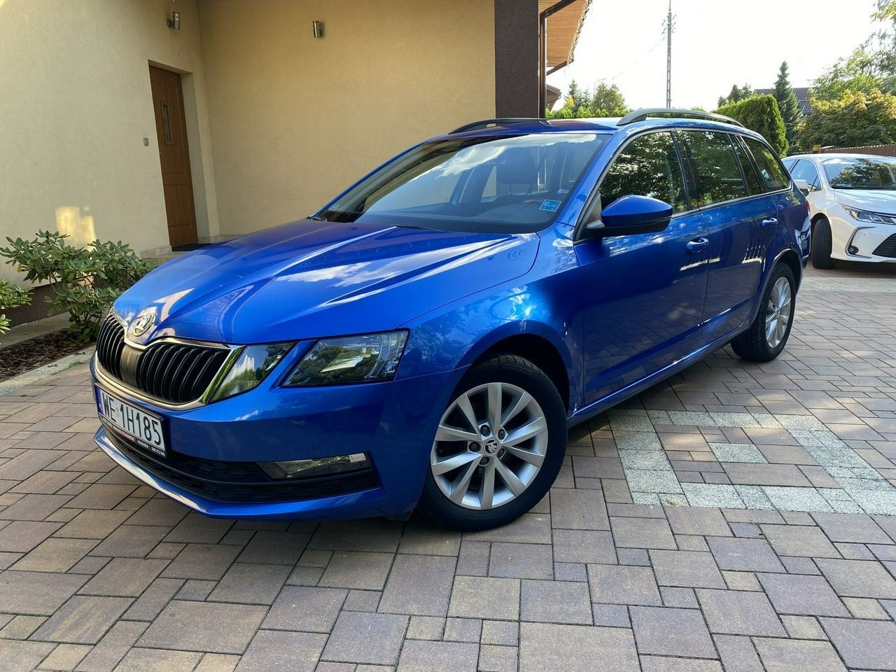 اشکودا اکتاویا 1.5 TSI امبیشن