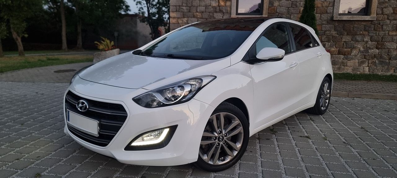 هیوندای i30 بلو 1.6 GDI YES گلد