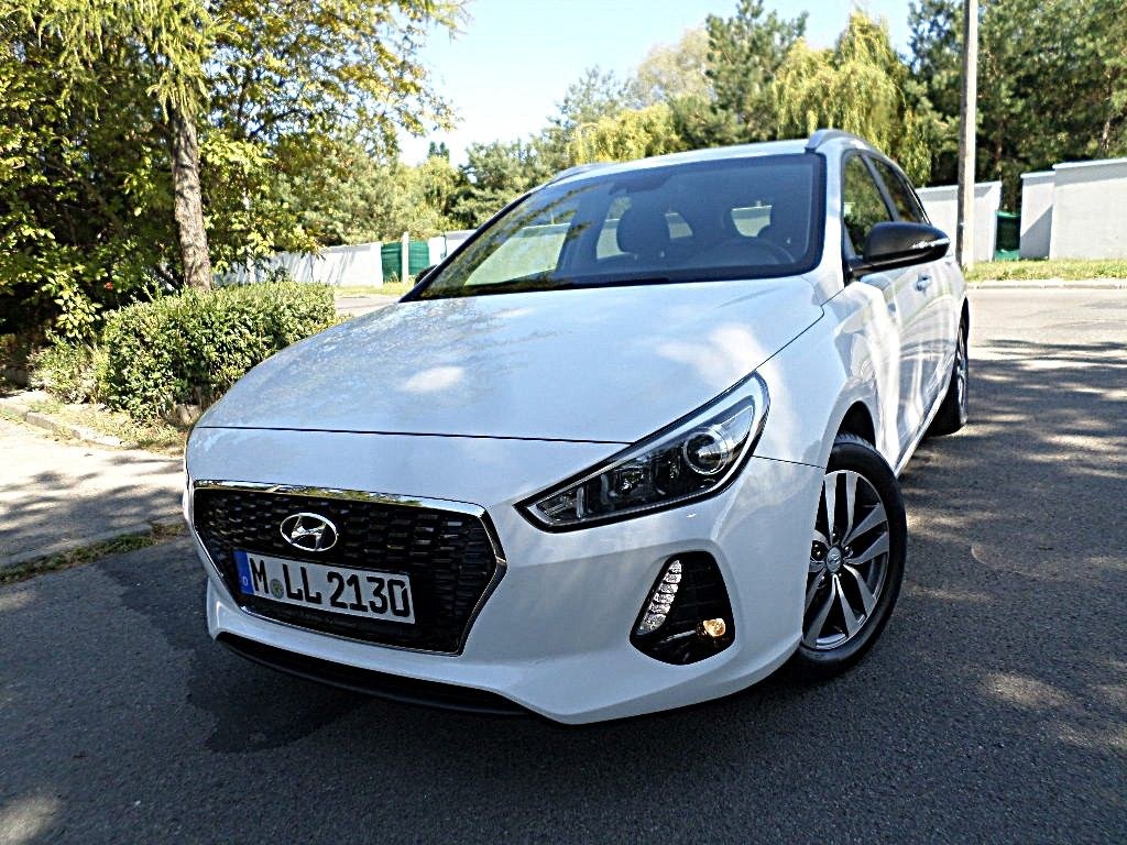هیوندای i30 بلو استیشن 1.4 استایل