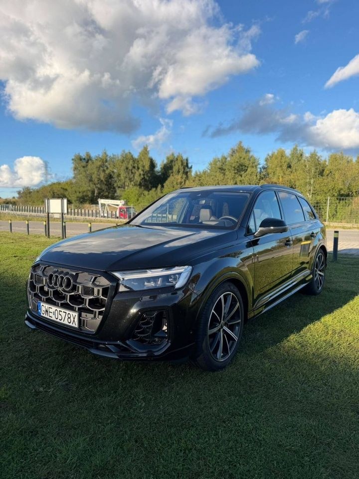آئودی Q7 TFSI e PHEV 360 kW کواترو اس لاین تیپترونیک