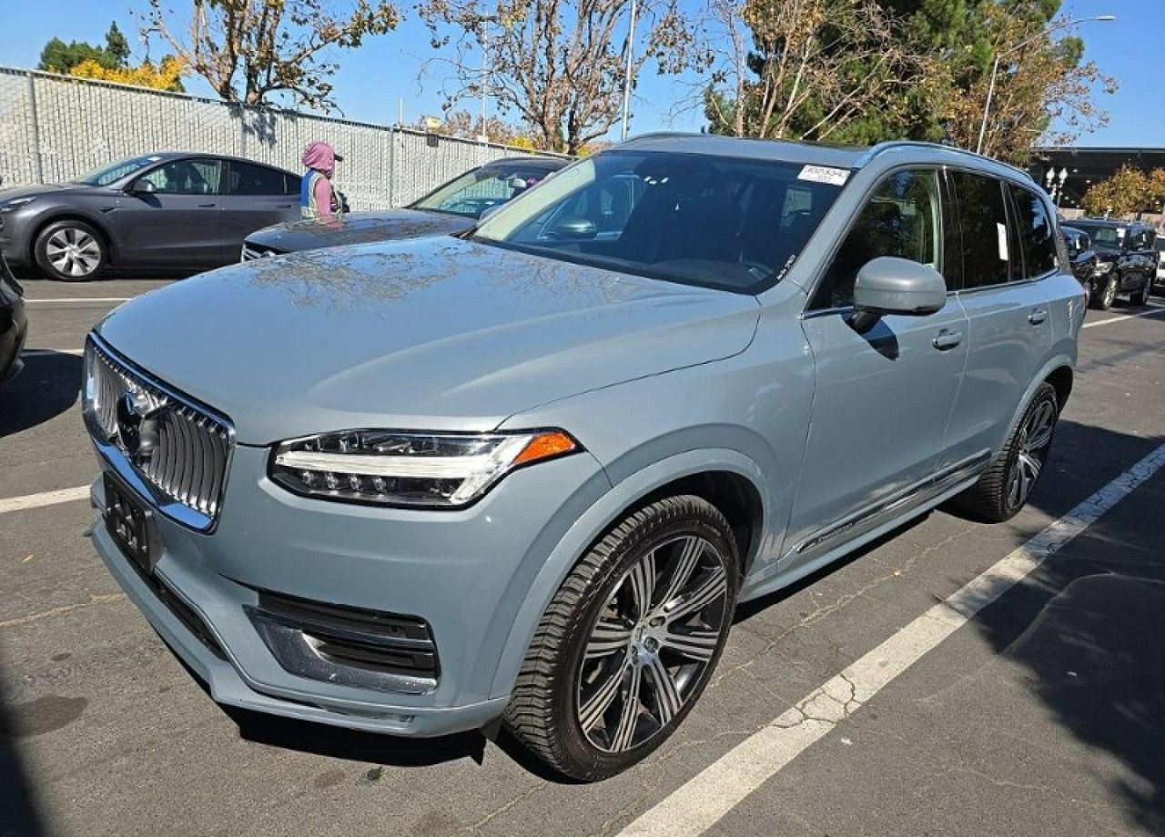 ولوو XC 90 T6 AWD اینسکریپشن