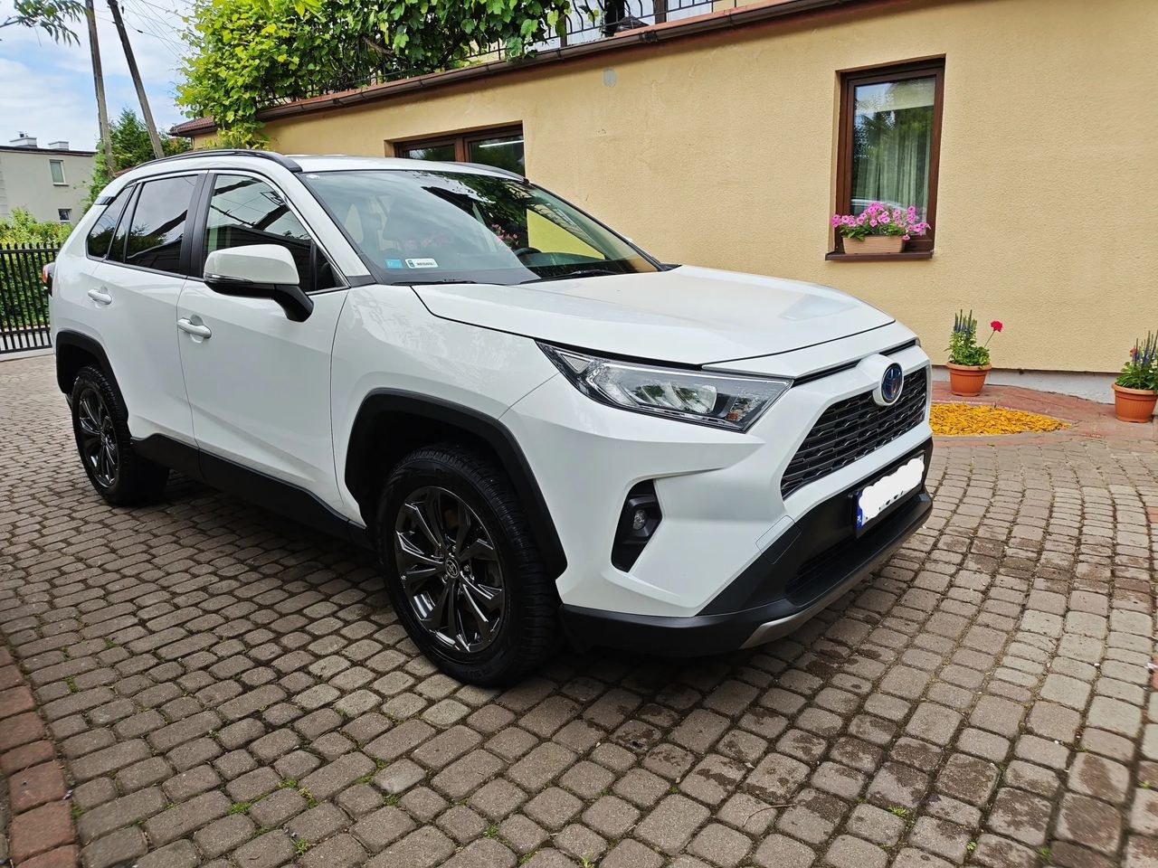 تویوتا RAV4 2.5 هیبرید کامفورت 4x2