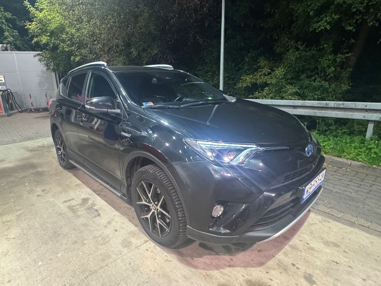 تویوتا RAV4 هیبرید پرستیژ 4x4
