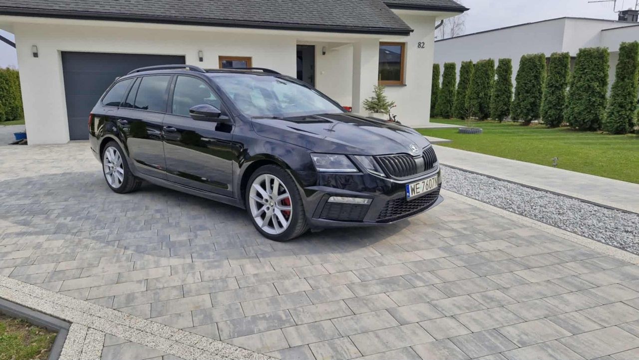 اشکودا اکتاویا 2.0 TDI DSG RS