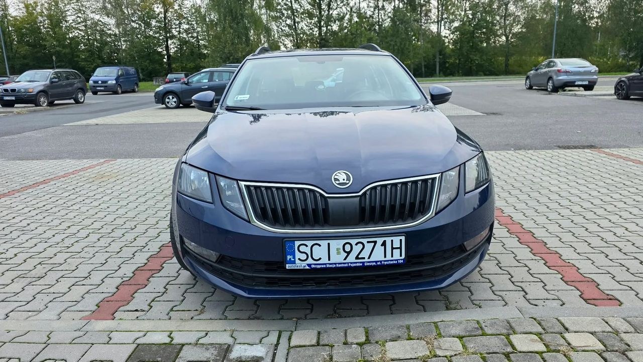 اشکودا اکتاویا 2.0 TDI امبیشن DSG