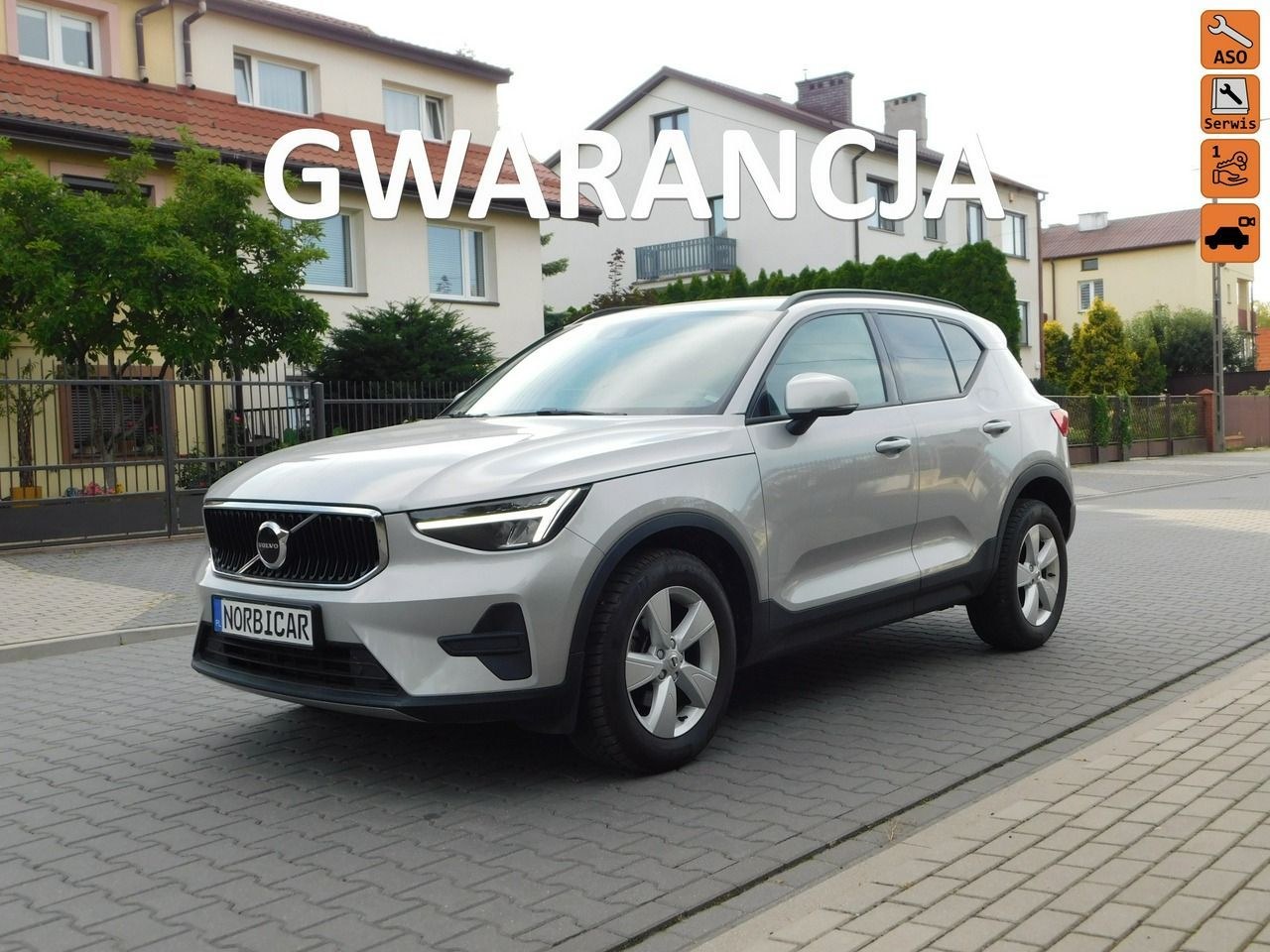 ولوو XC 40 T2 اسنشیال