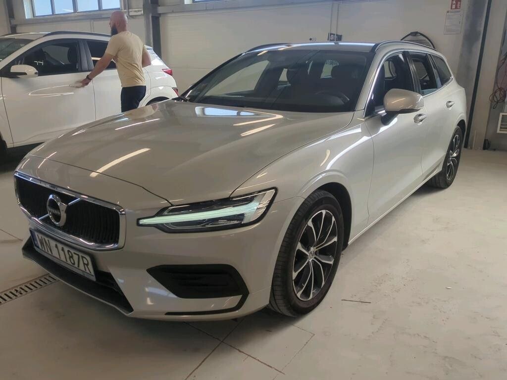 ولوو V60 B4 D مومنتوم پرو