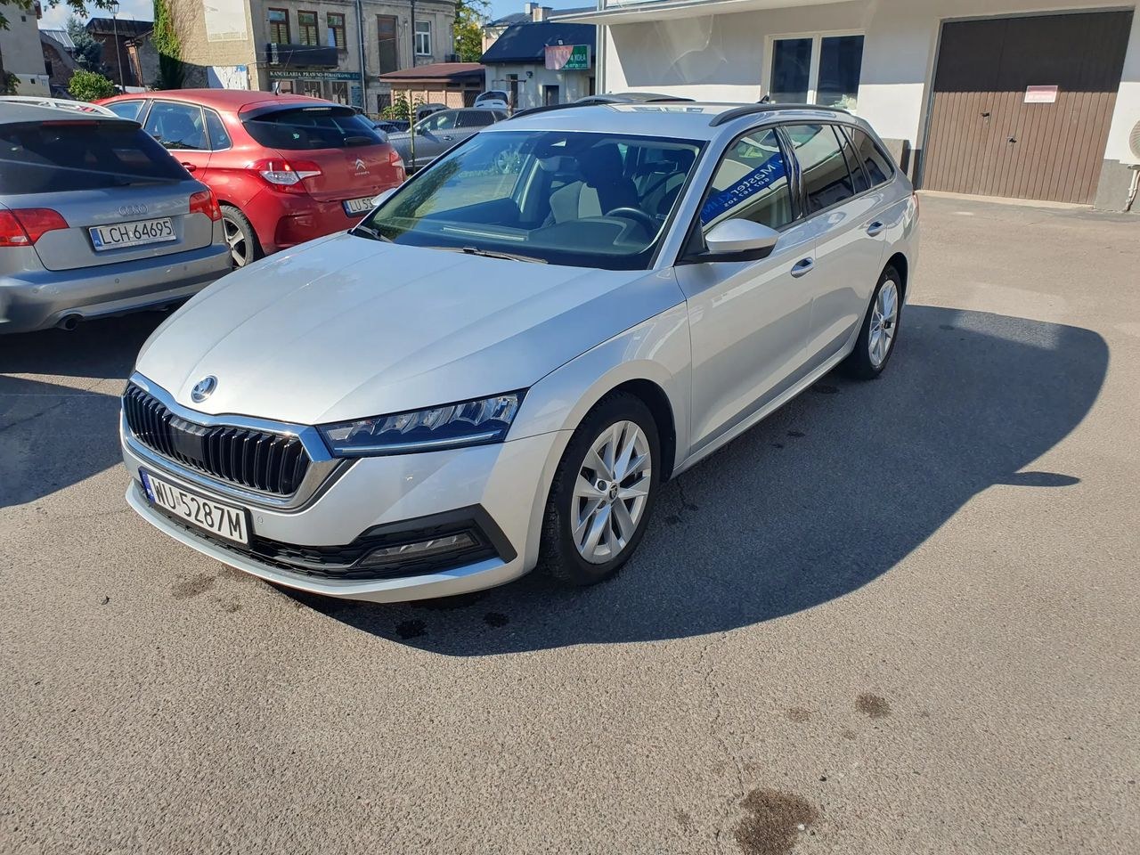 اشکودا اکتاویا 1.0 TSI امبیشن